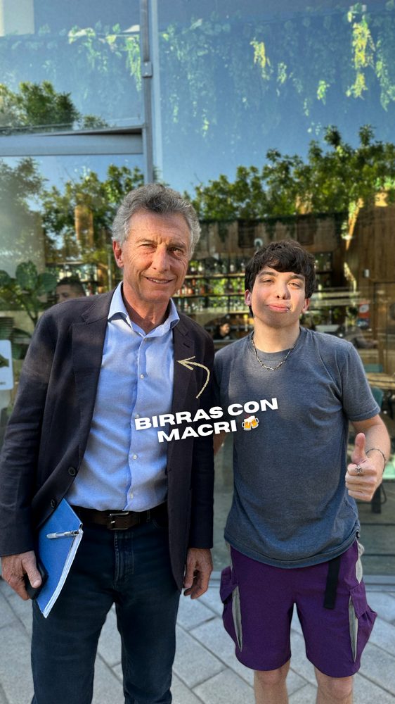 Tomás con Mauricio Macri